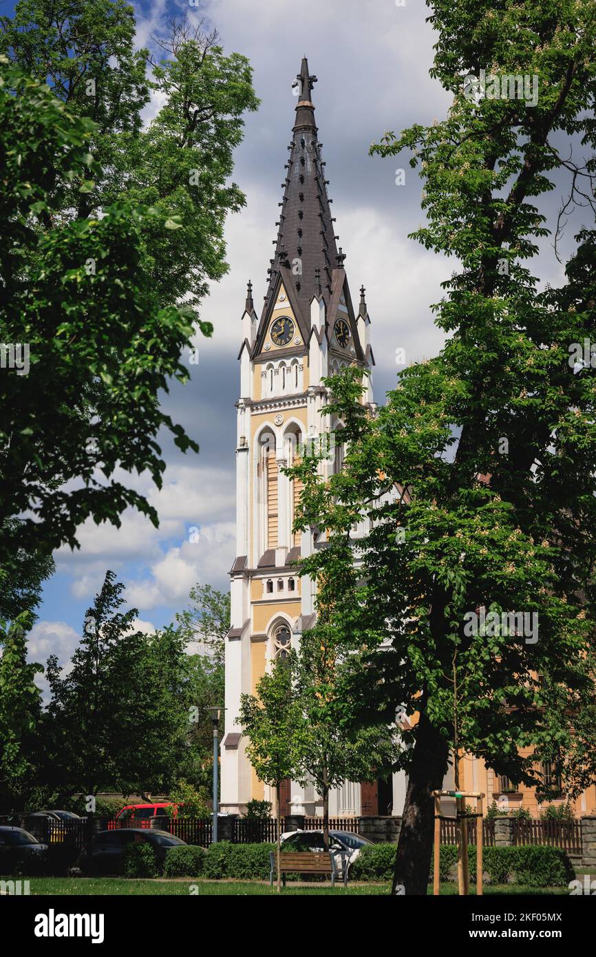 Iglesia católica Romana del Sagrado Corazón de Jesús en la ciudad de Cesky Tesin, República Checa Foto de stock