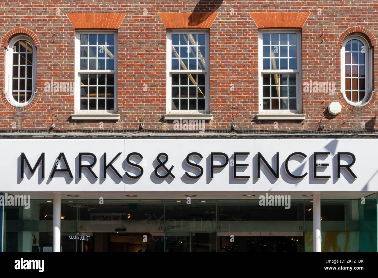 Tienda Marks and Spencer, Aylesbury, Buckinghamshire, Inglaterra Foto de stock