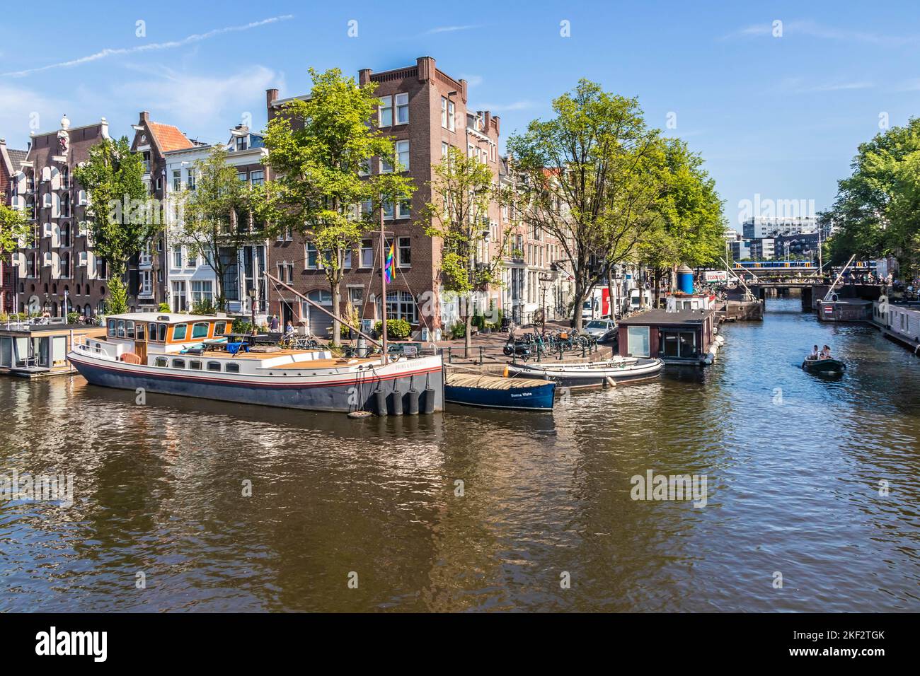 Cruce de Brouwersgracht y Prinsengracht, Ámsterdam, Países Bajos Foto de stock
