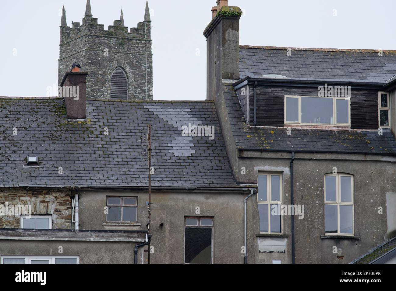 Arquitectura gris austera en Irlanda. Foto de stock