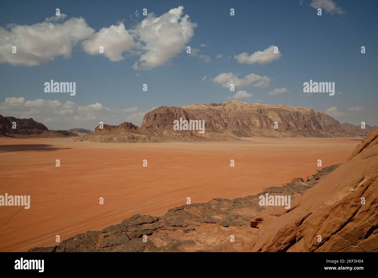Desierto de Wadi Rum UNESCO Patrimonio Mundial Área protegida. Poblado por familias beduinas Foto de stock