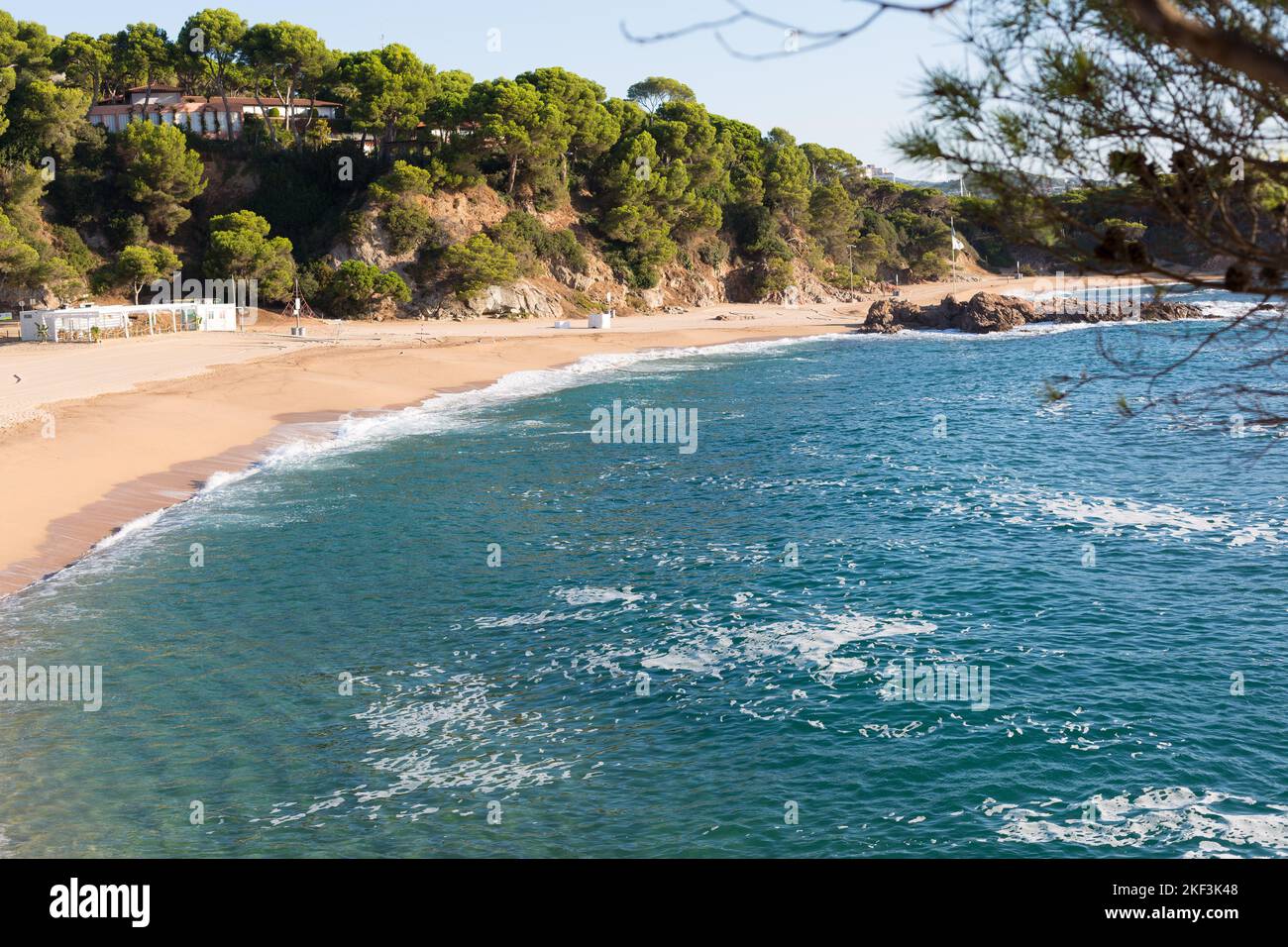 .Playa de la Conca en la Costa Brava catalana Foto de stock
