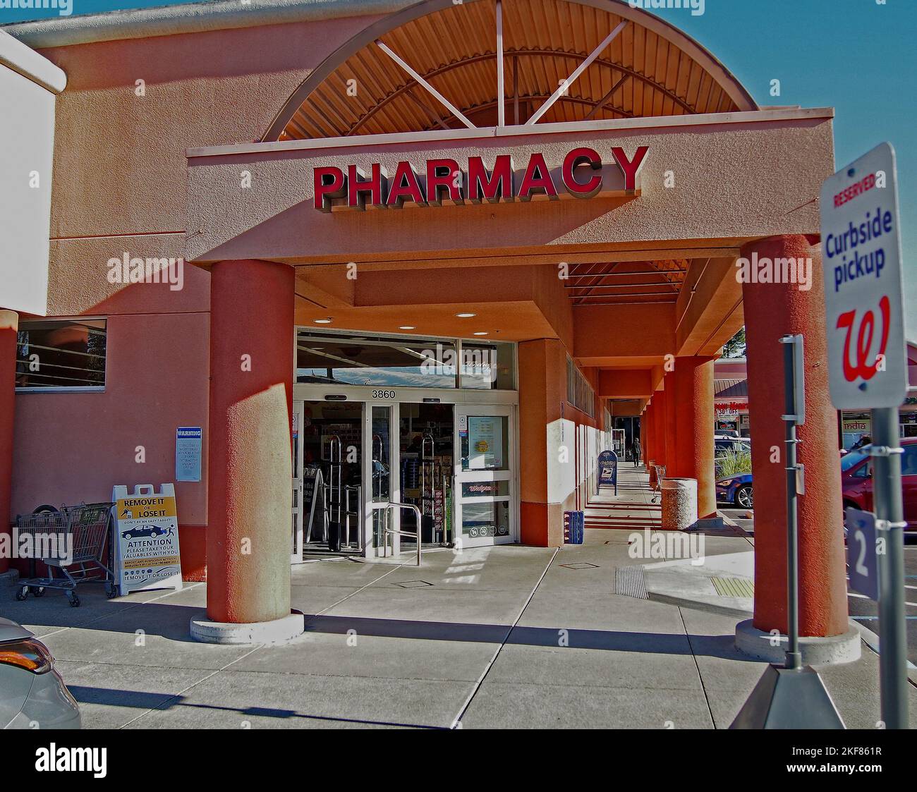 El letrero de la farmacia de Walgreen en Fremont California Foto de stock