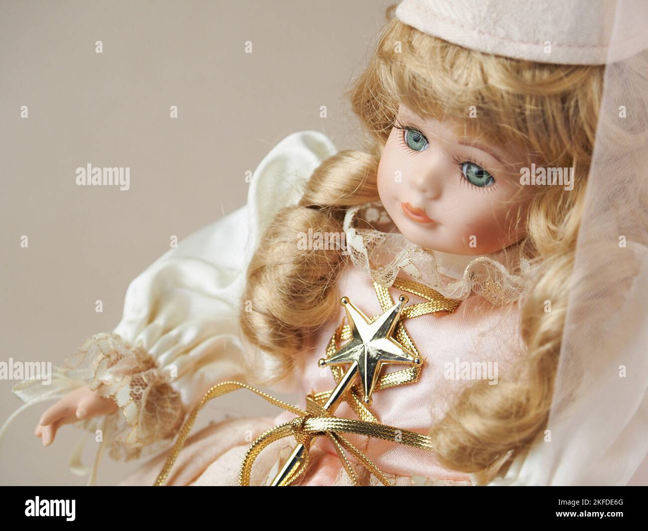 Producción de muñecas fotografías e imágenes de alta resolución - Página 2  - Alamy
