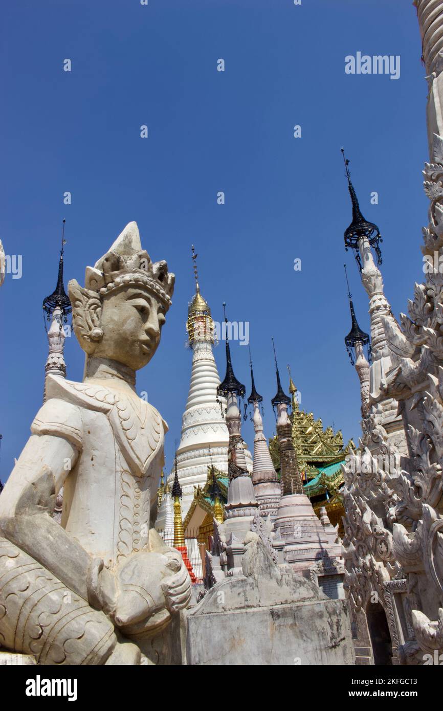 Complejo de pagoda de Kakku, cerca del lago Inle, Myanmar Foto de stock