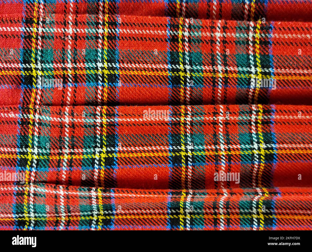Primer plano de rojo y negro escocés de cuadros escoceses con pliegues Foto de stock