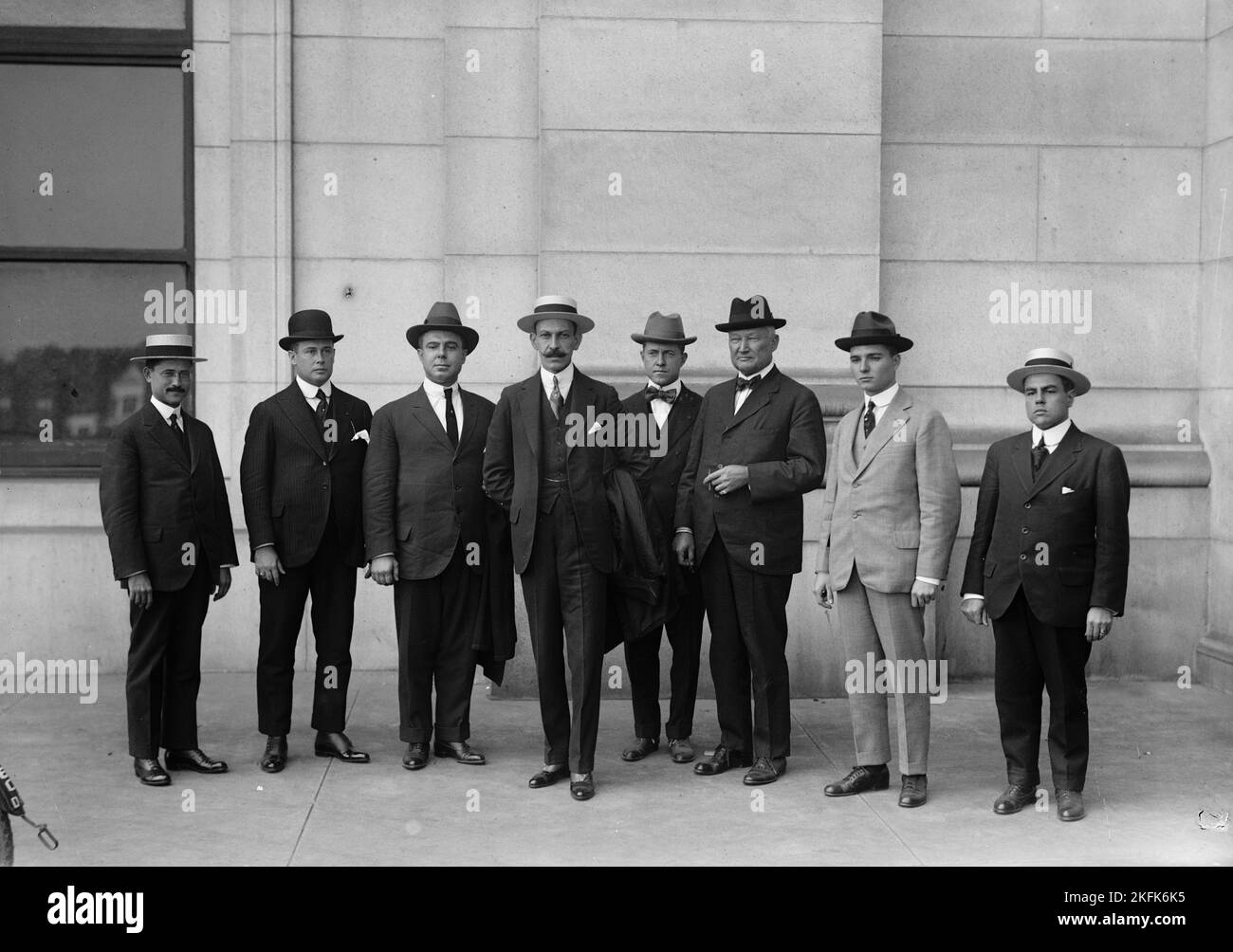 Misión de Guerra Cubana al Capitán Tabio; Lazama; Carricarti; General Marti; Kear; Wittermyer; Vander Gutch, Agregado Naval en la Legación Cubana; Mayor E. Bonick, de la Misión, 1917. Foto de stock