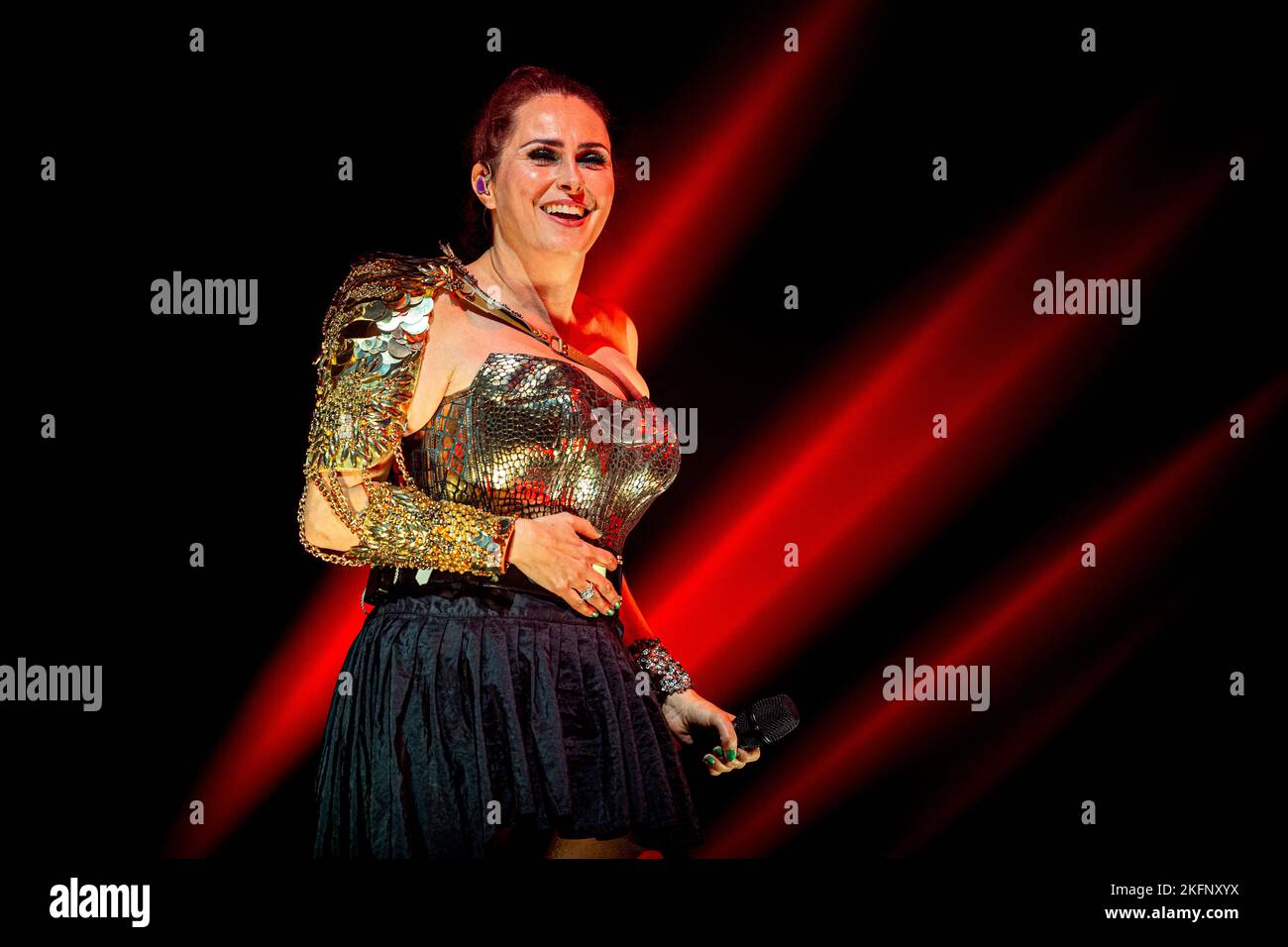 Dentro de la tentacion milano fotografías e imágenes de alta resolución