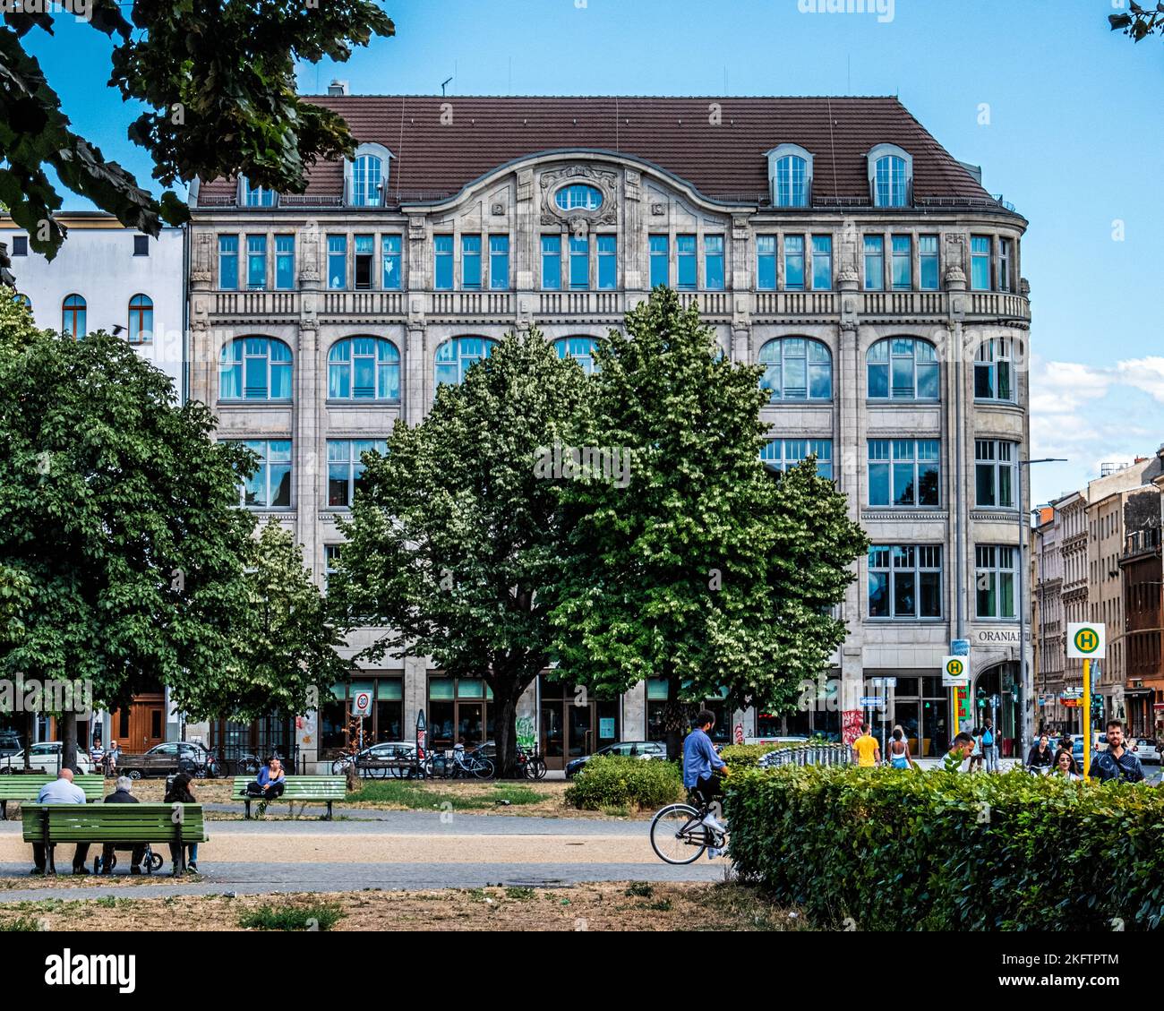 Edificio histórico construido en 1912–1913, arquitecto Cremer & Wolffenstein, Oranienplatz 17, Kreuzberg, Berlín Foto de stock