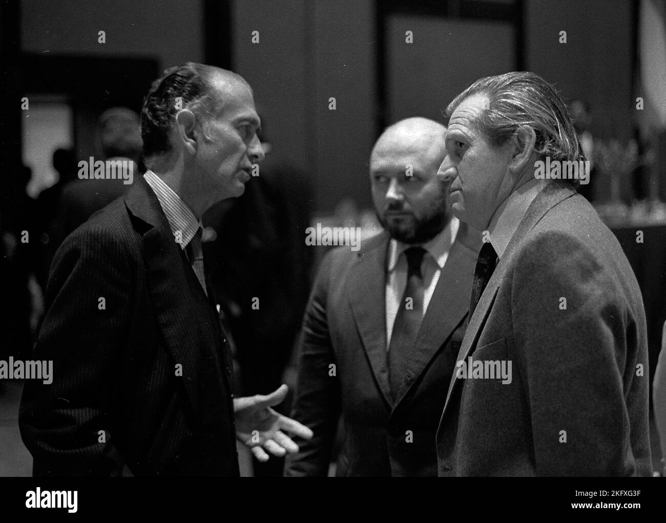 José Alfredo Martínez de Hoz (izquierda), empresario y economista argentino, Alberto Grimoldi (centro) y Jorge Zorreguieta (derecha) (Reina Máxima del padre holandés) durante una reunión en Buenos Aires, Argentina. Foto de stock