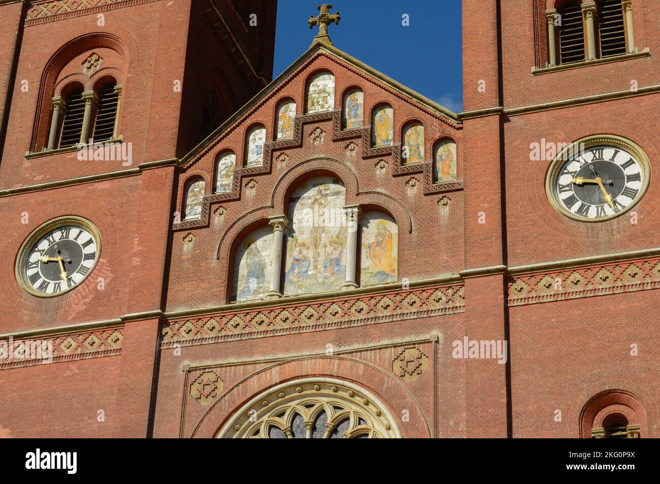 La Catedral de Đakovo o Basílica Catedral de San Pedro es la catedral