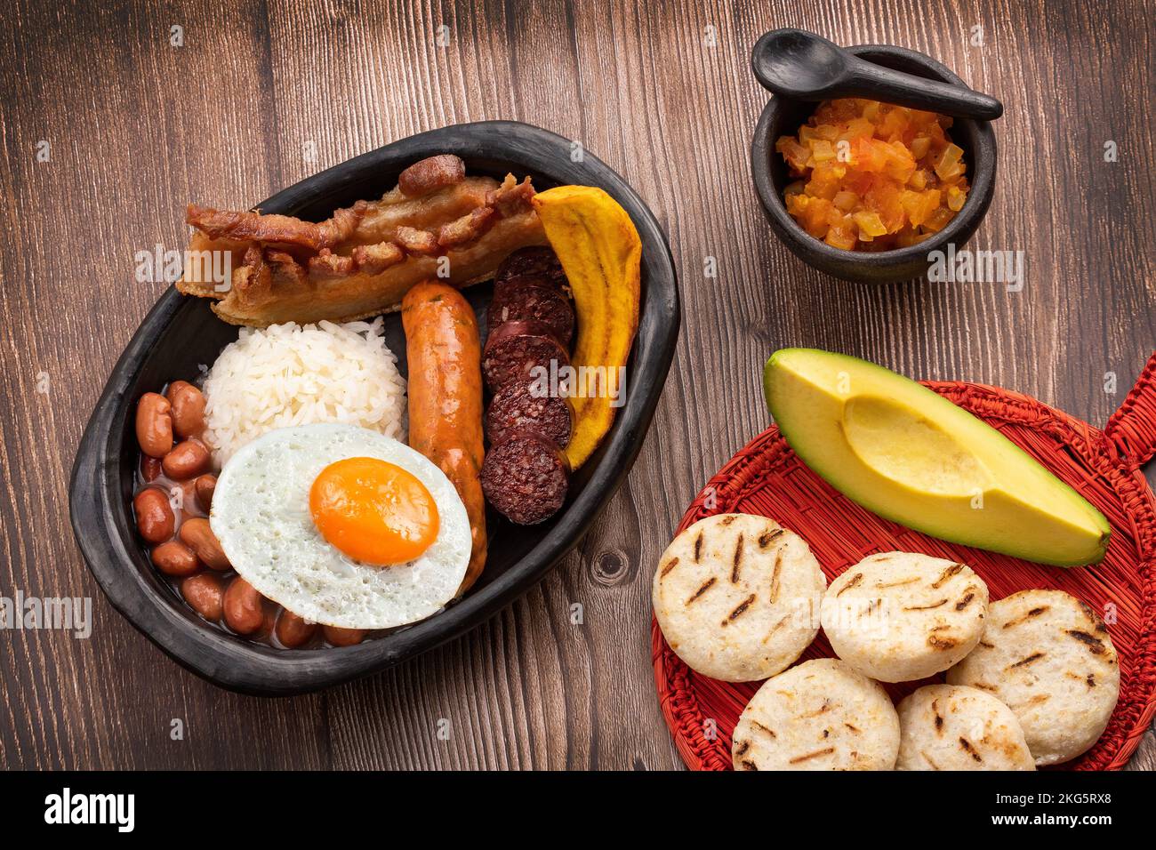 Bandejá Paisa Plato Principal Típico Colombiano Gastronomía De Antioquia Fotografía De Stock 6416