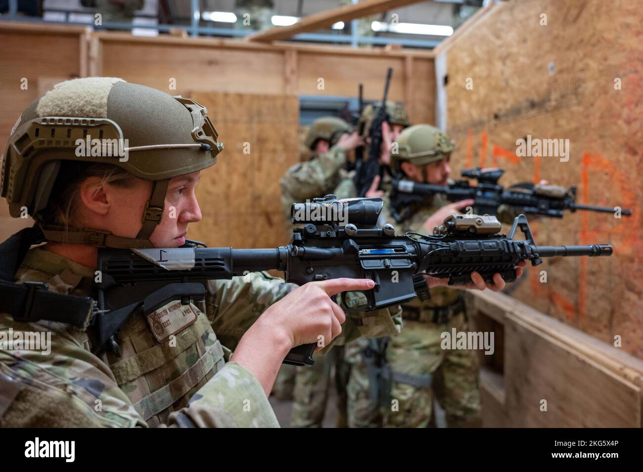 Sgt. Personal Kristen Witherspoon, candidata de la Fuerza de Respuesta