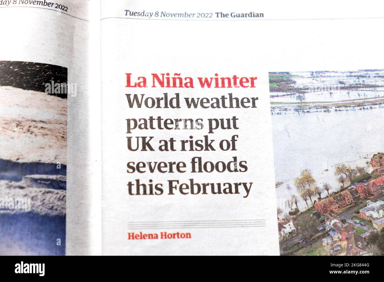 'La Niña invierno Los patrones climáticos mundiales ponen al Reino Unido en riesgo de graves inundaciones este febrero' titulares del periódico Guardian 8 noviembre 2022 Londres Reino Unido Gran Bretaña Foto de stock