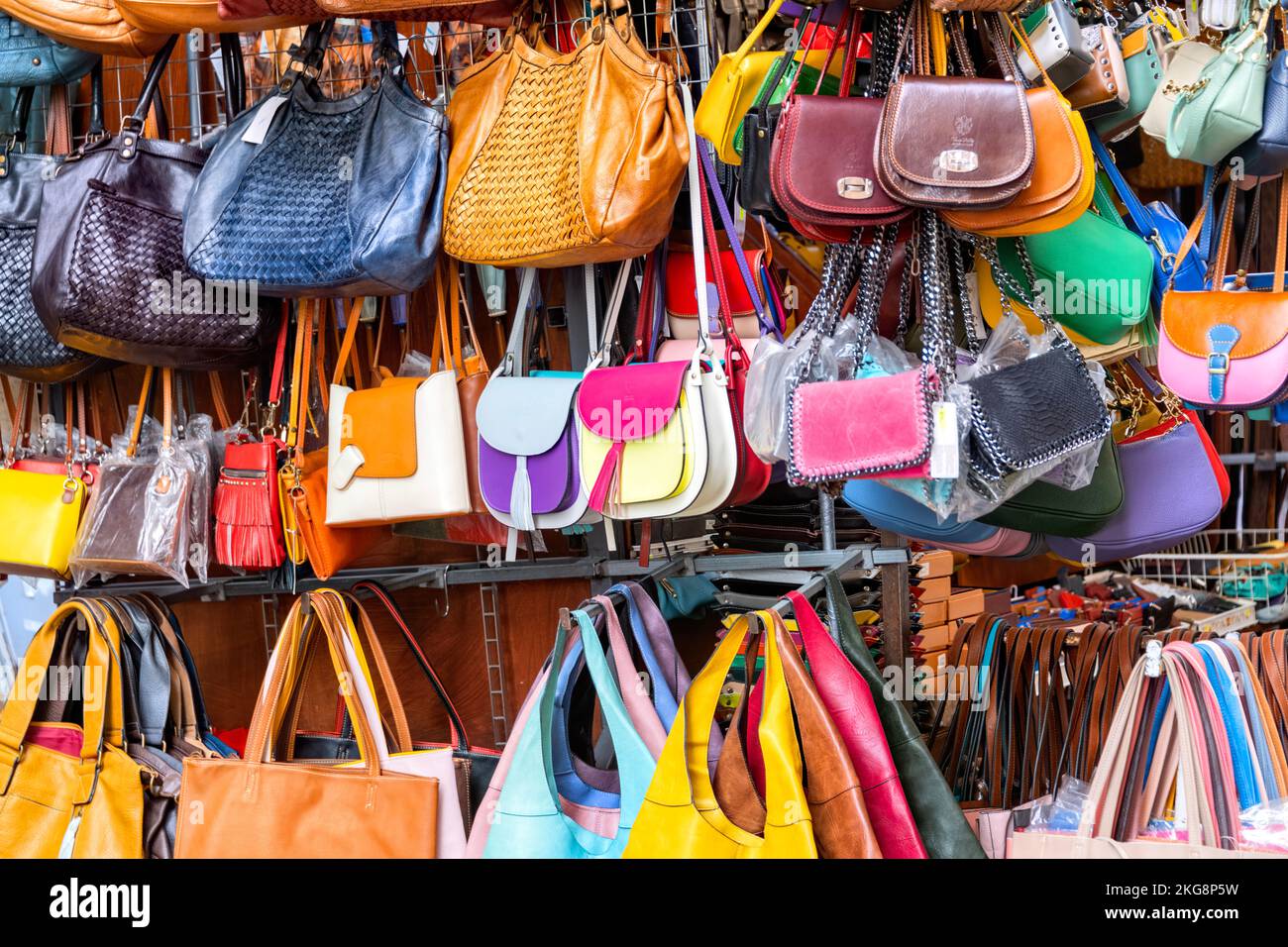 Compra Modelo grande - Bolsa de viaje LAC VIEW. Flecos de cuero marrón  inicial - Bordes amarillos al por mayor