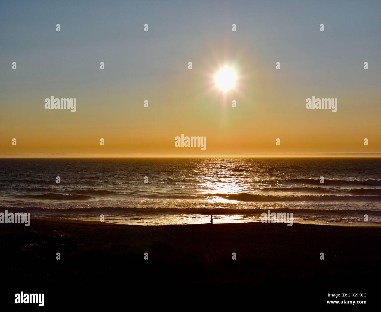 Puesta de sol en la costa de Oregón Foto de stock