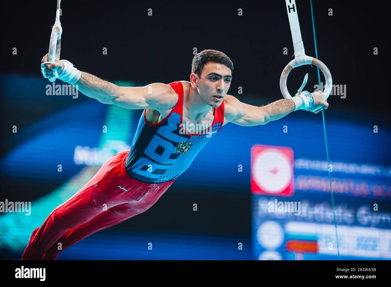 Szczecin, Polonia, 10 de abril de 2019: Tovmasyan Artur compite en los anillos durante los campeonatos europeos de gimnasia artística Foto de stock