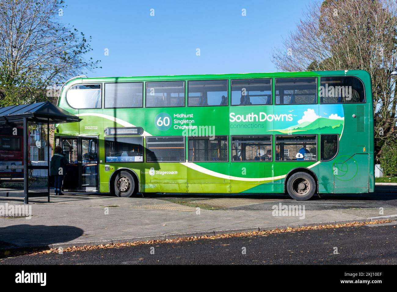 South Downs Bus en el centro de Midurst, West Sussex, Inglaterra, Reino Unido Foto de stock