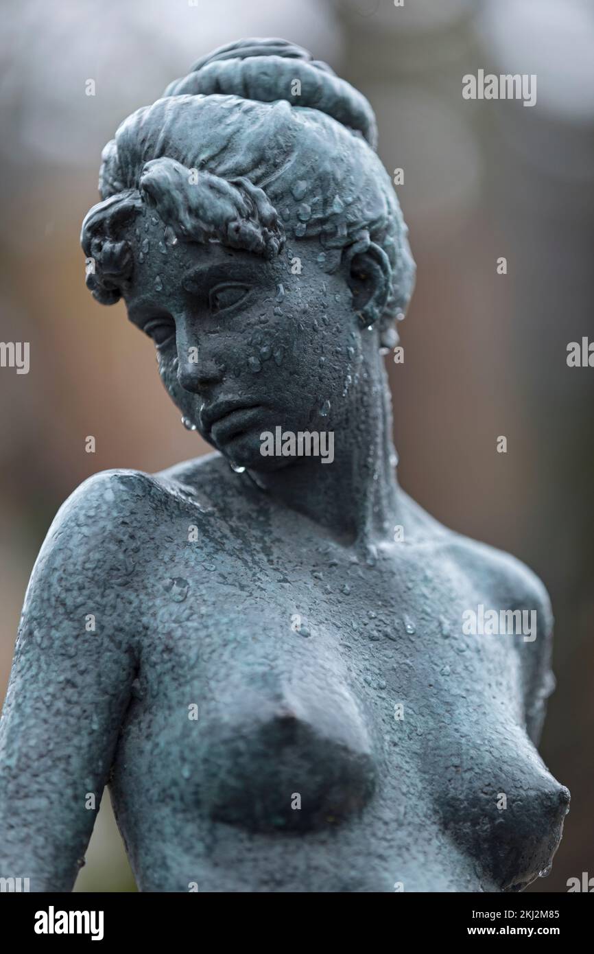 Irlanda, Dublín, Merrion Square Park, estatua de la mujer embarazada Foto de stock