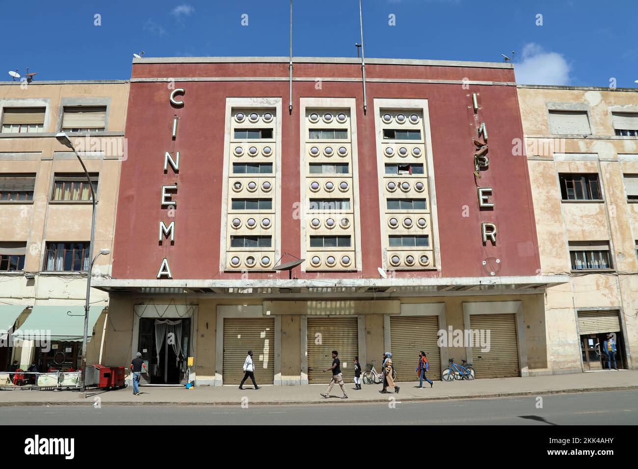 Cine Impero construido en 1937 en Asmara en Eritrea Foto de stock