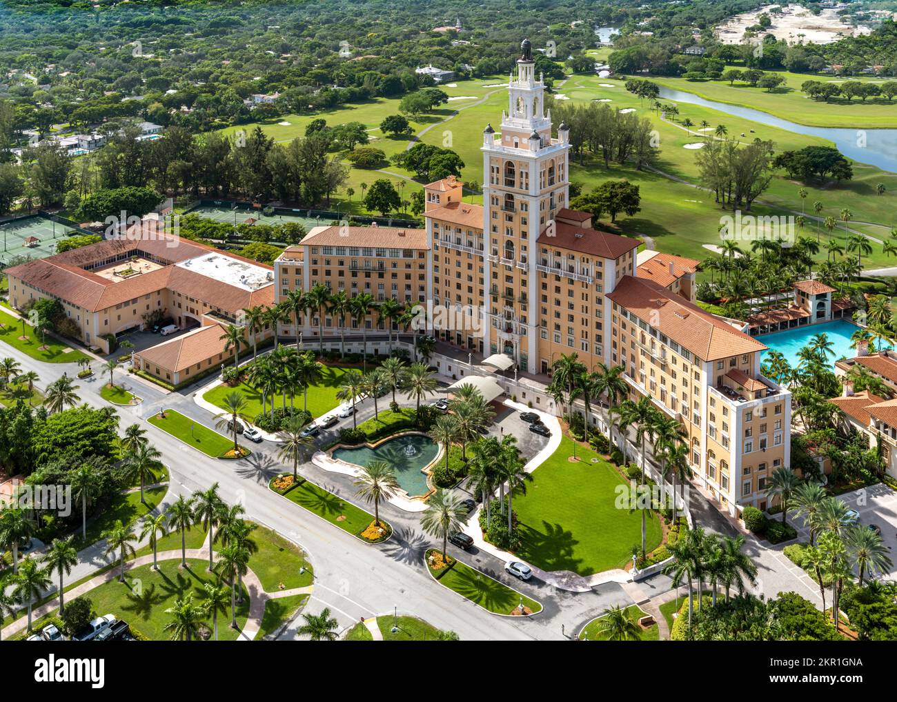 Vista aérea desde un helicóptero del hotel y campo de golf, Coral Gables South Miami Beach, Miami Dade, Florida Norteamérica, EE.UU Foto de stock