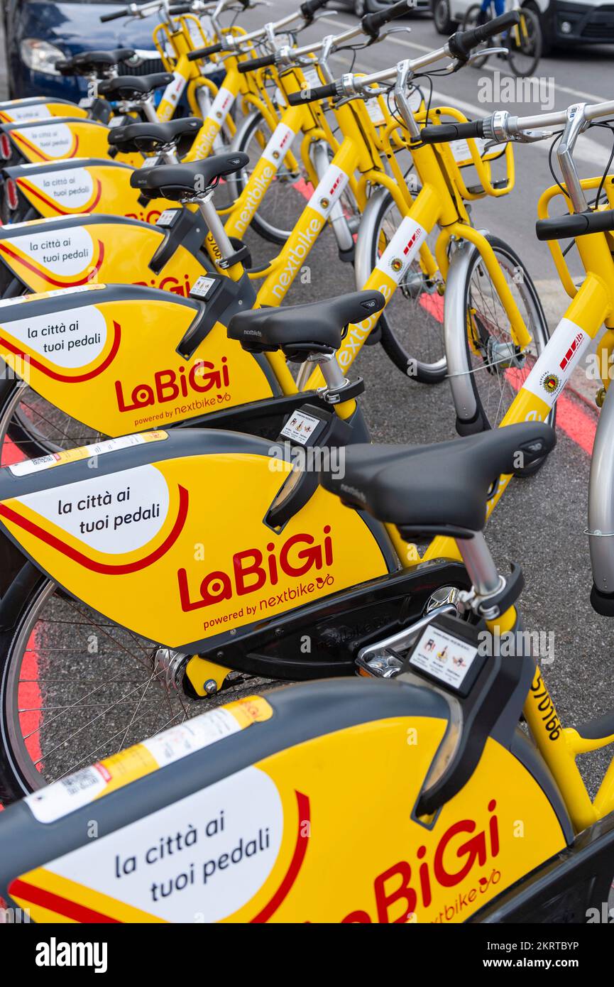 alquiler de bicicletas, bérgamo, italia Fotografía de stock - Alamy