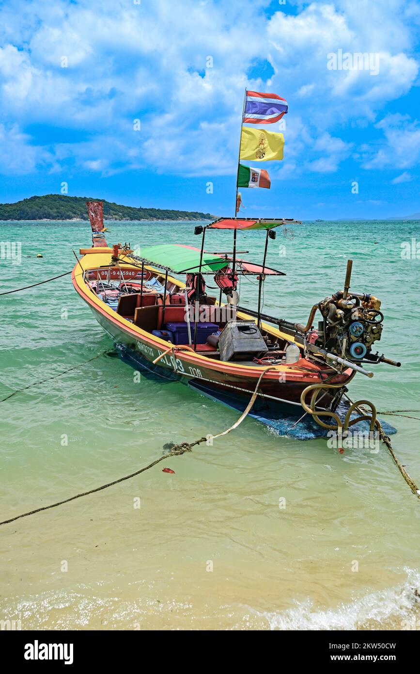 Típicos barcos de cola larga, Rawai Beach, Phuket, Tailandia, Asia Foto de stock