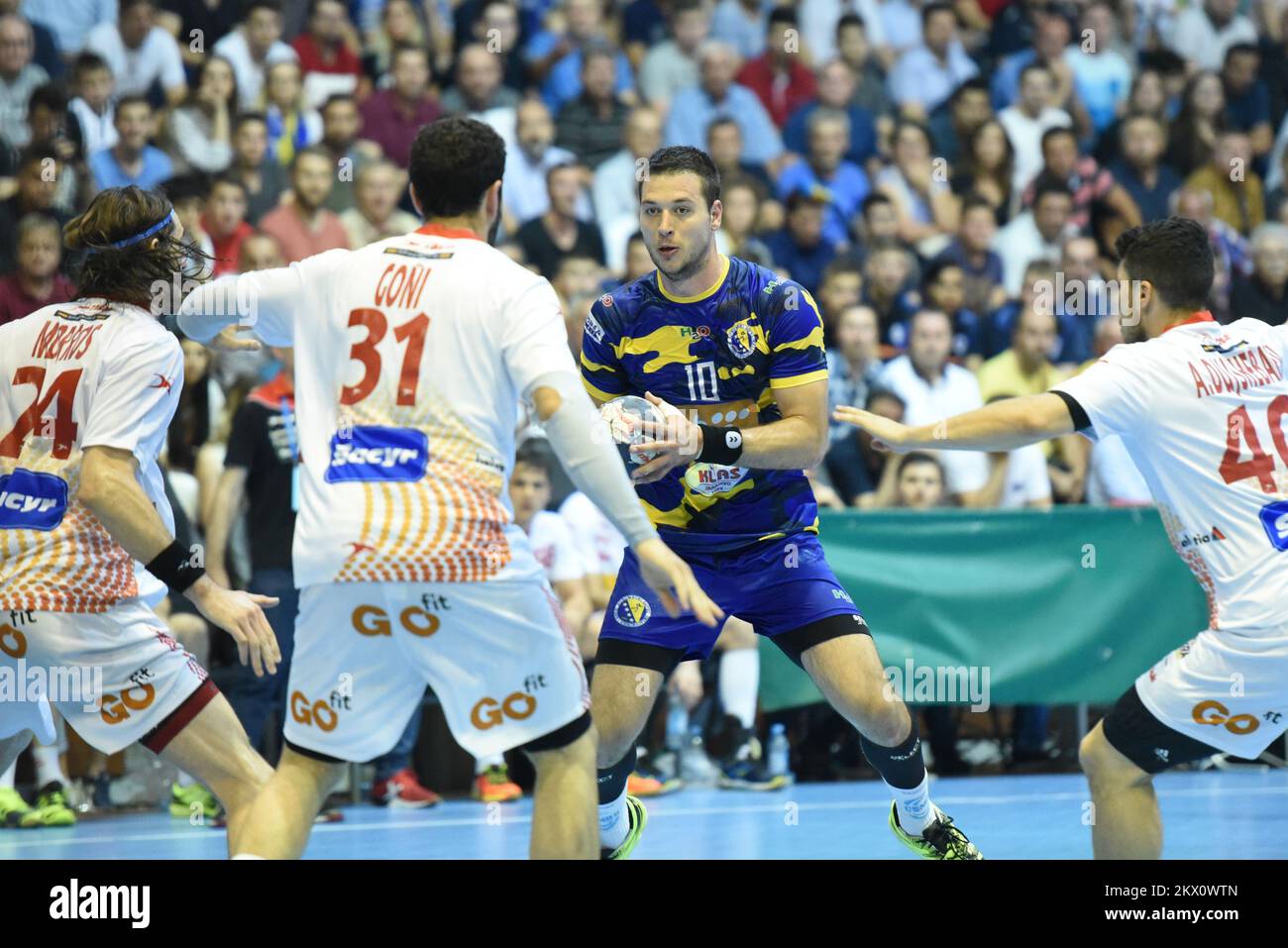 14.06.2017., Sarajevo, Bosnia y Herzegovina - Partido de balonmano del  equipo de Bosnia y Herzegovina contra España en la sala Skenderija de  Sarajevo, clasificación para el Campeonato de Europa que se celebrará