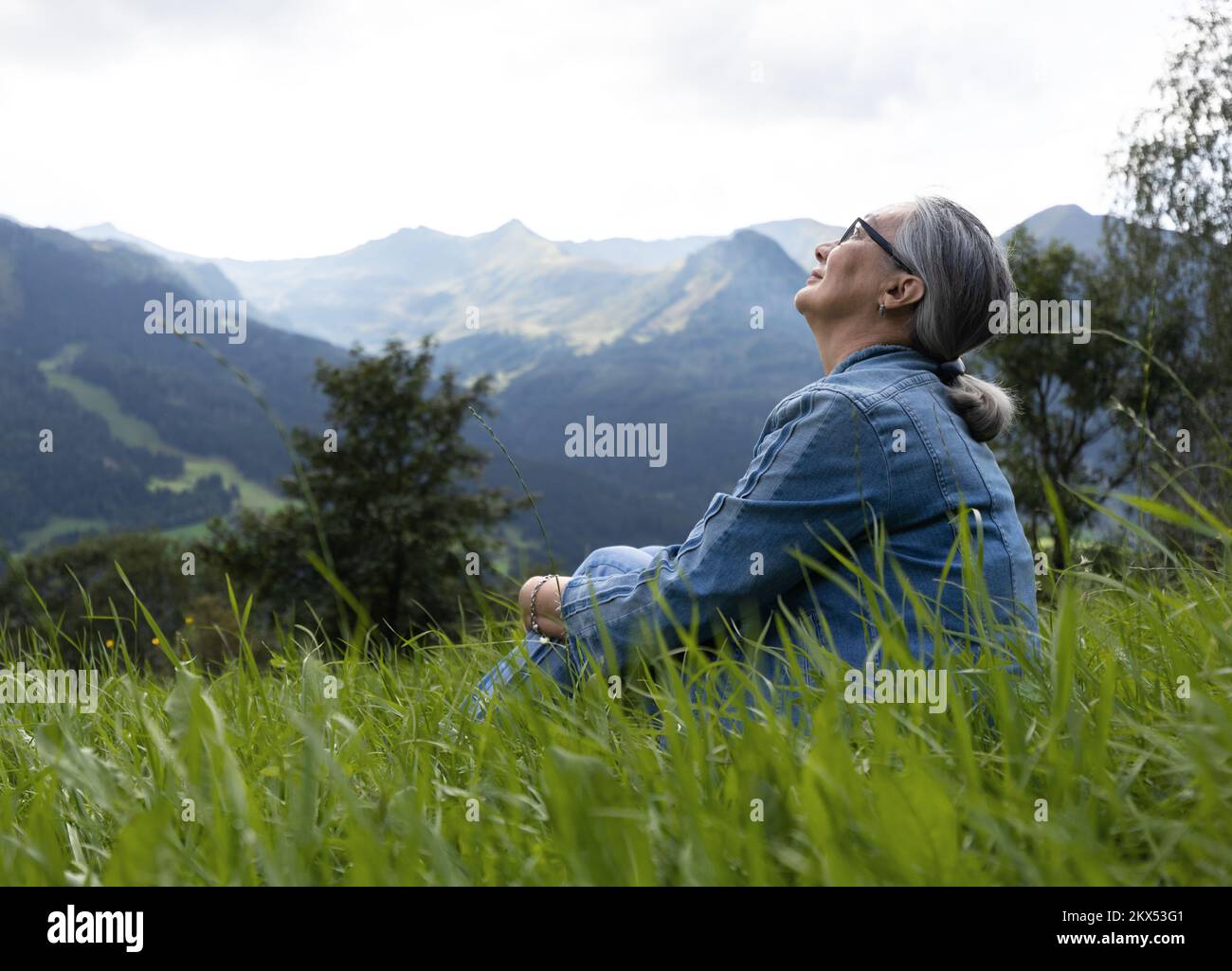 Traje alpino fotografías e imágenes de alta resolución - Alamy
