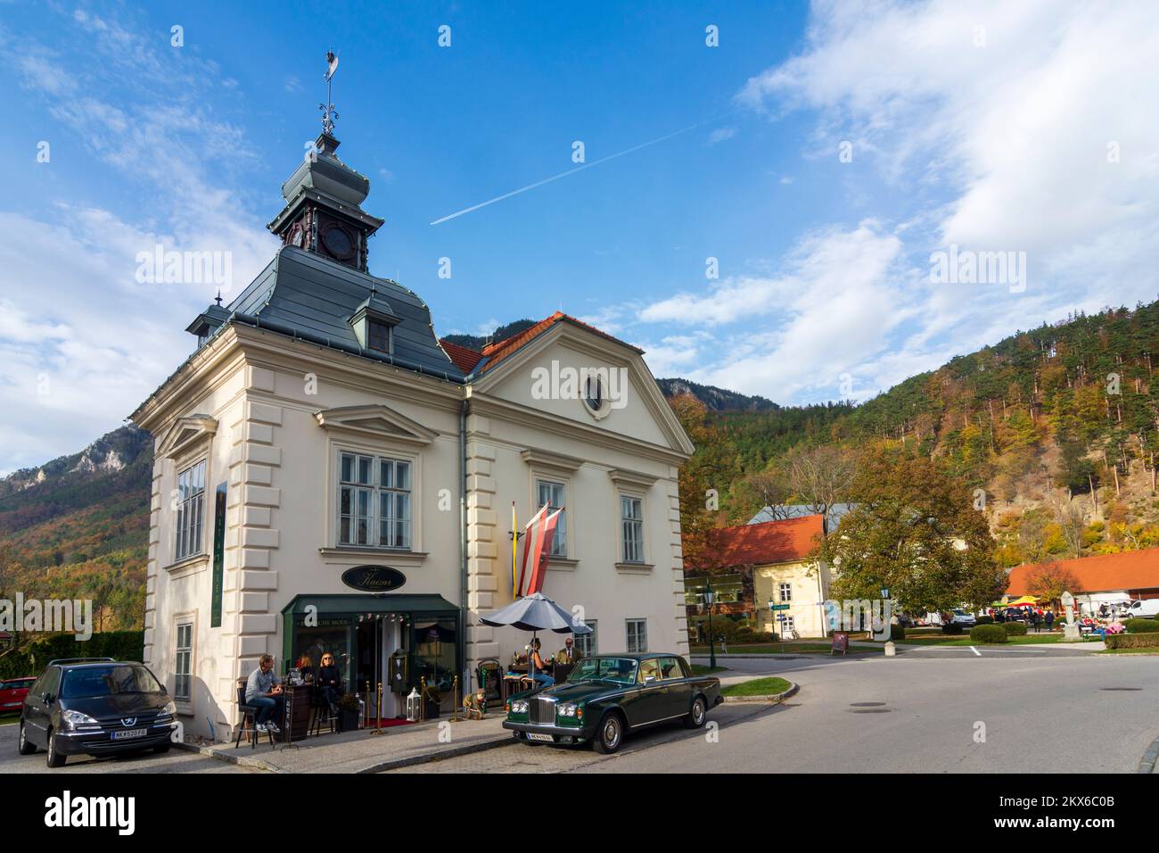 Reichenau an der Rax: Restaurante, Castillo Reichenau en Wiener Alpen, Alpes, Niederösterreich, Baja Austria, Austria Foto de stock