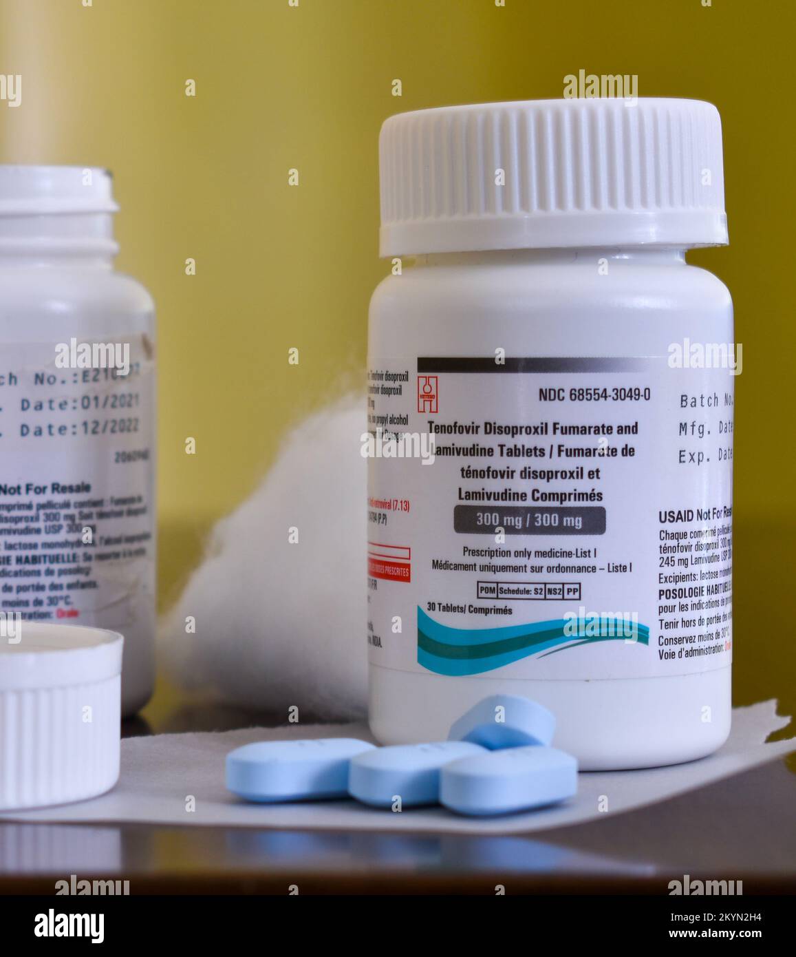 Una botella de tenofovir , con la etiqueta de USAID. Tenofovir DF es un fármaco utilizado para