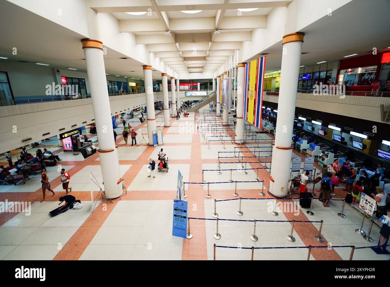 PHUKET, TAILANDIA, 06 DE NOVIEMBRE de 2015 Interior del aeropuerto