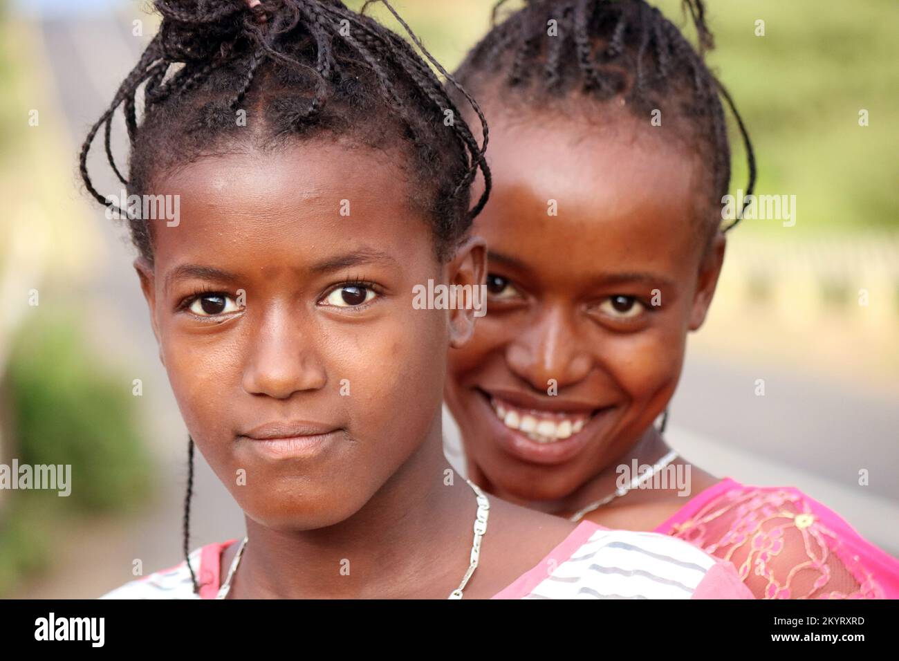 Retrato de niñas, gente común, Etiopía Foto de stock