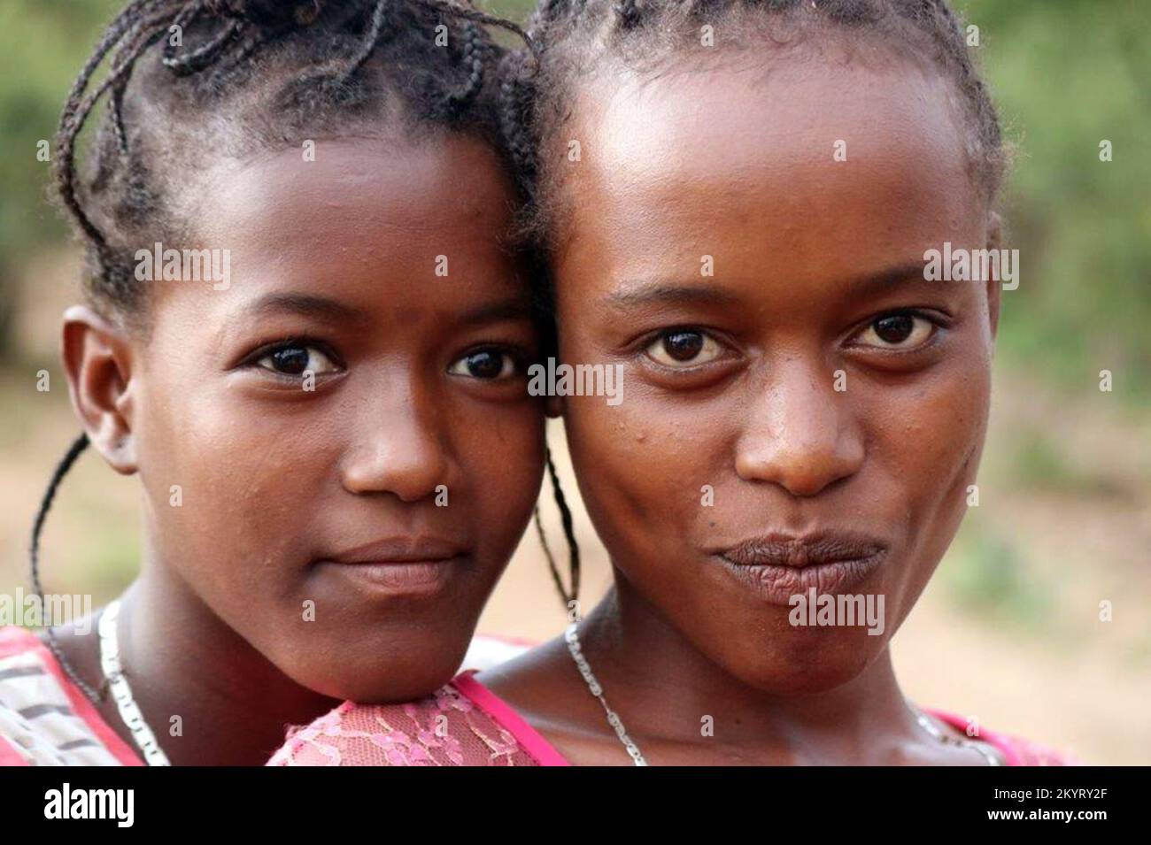 Retrato de niñas, gente común, Etiopía Foto de stock