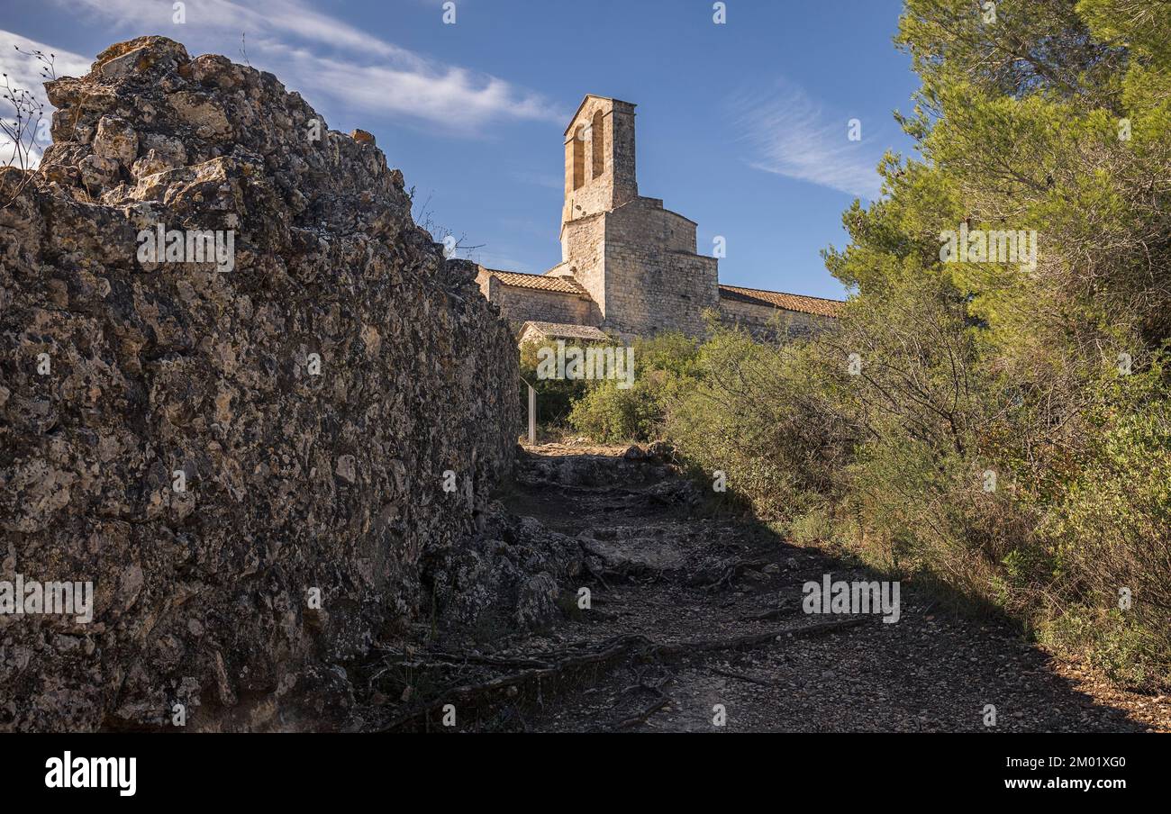 Iglesia de Sant Miquel de Olerdola, Cataluña Foto de stock