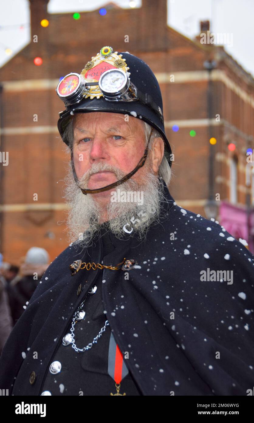 Rochester retrocedió a la época victoriana para celebrar al autor Charles Dickens con el Festival de Navidad de Dickensian de la ciudad. Muchos personajes famosos Foto de stock