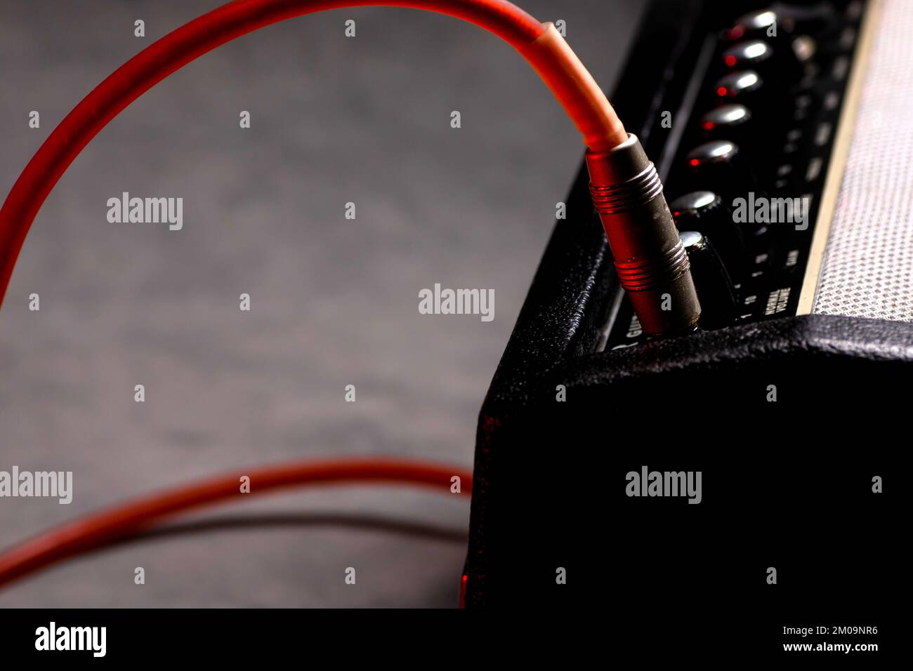 amplificador de guitarra y conexión de cable jack Fotografía de stock -  Alamy