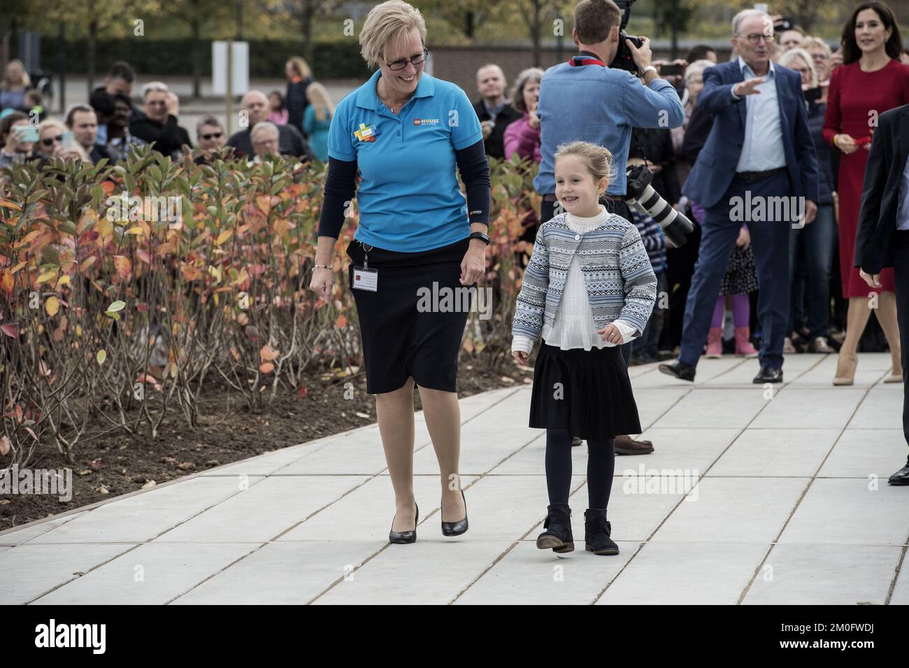 Prinsesse Josephine. El Príncipe Heredero Danés Frederik y el Príncipe Heredero Mary y sus cuatro hijos asistieron a la inauguración del nuevo â€˜LEGO houseâ€™ en Billund, Dinamarca, el 28 de septiembre de 2017. El edificio, inspirado en los famosos ladrillos daneses LEGO, fue diseñado por el arquitecto danés Bjarke Ingels y ofrece actividades en el interior como zonas de juego LEGO, restaurantes e instalaciones para conferencias.Â En la foto está la princesa Josephine. /Ritzau/ Morten Lau-Nielsen. Foto de stock