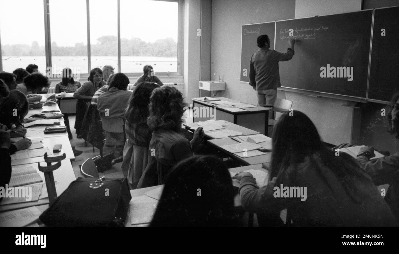 Enseñanza en una escuela de gramática el 18.6.1974 en Dortmund.Subject Alemán, Alemania, Europa Foto de stock