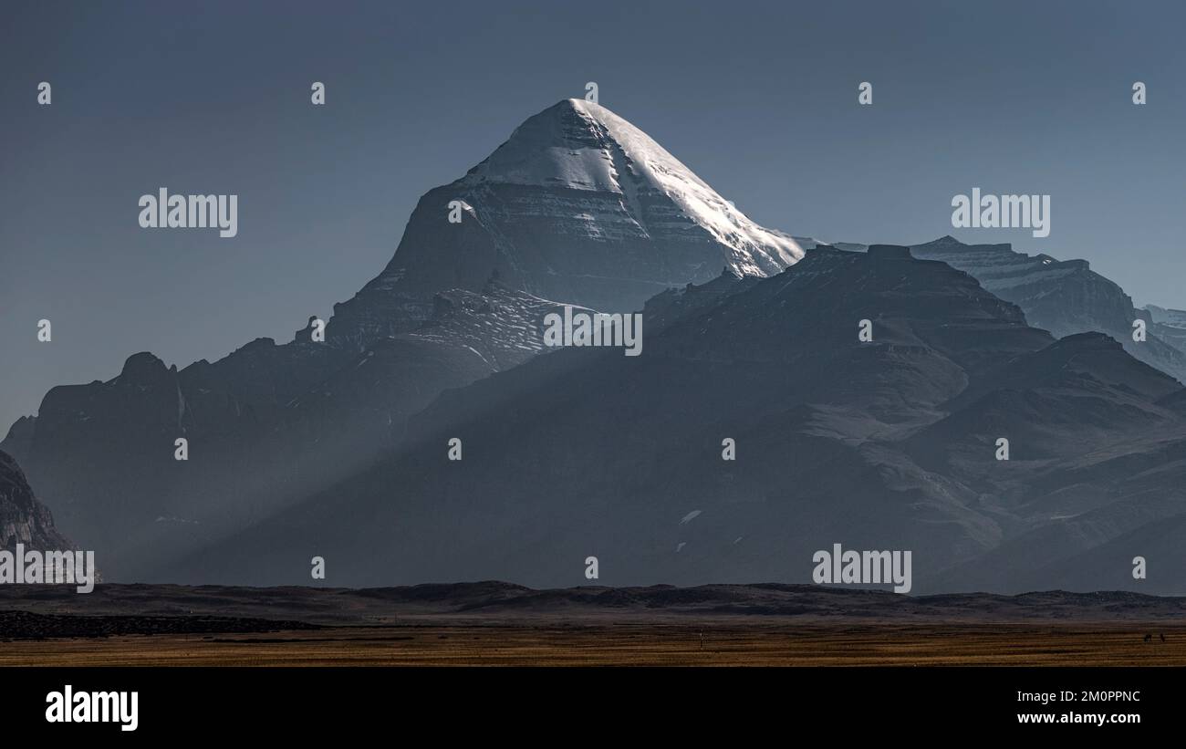Una hermosa foto del nevado Monte Kailash en el Condado de Taqin, Prefectura de Ali, Tíbet, China Foto de stock