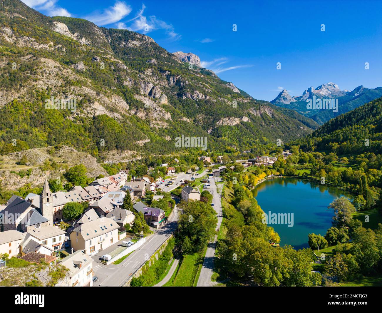 Francia, Alpes de Alta Provenza, Le Lauzet Ubaye, lago (vista aérea) Foto de stock