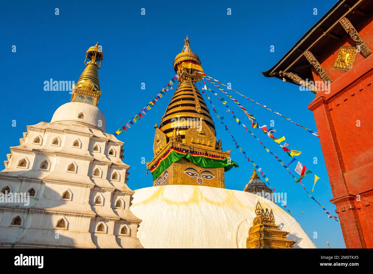 Nepal, Katmandú, Swayambunath Stupa y banderas de oración Foto de stock
