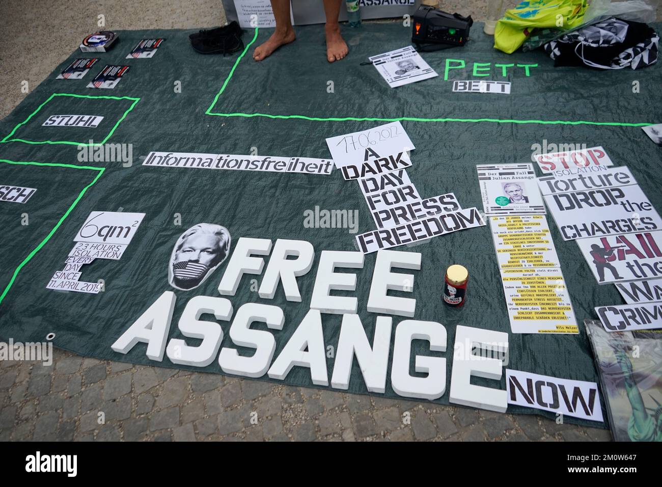 'Free Assange' - Proteste gegen die Inhaftierung des Wikileaks-Gruenders Julian Assange, Berlín (nur fuer redaktionelle Verwendung. Keine Werbung. Re Foto de stock