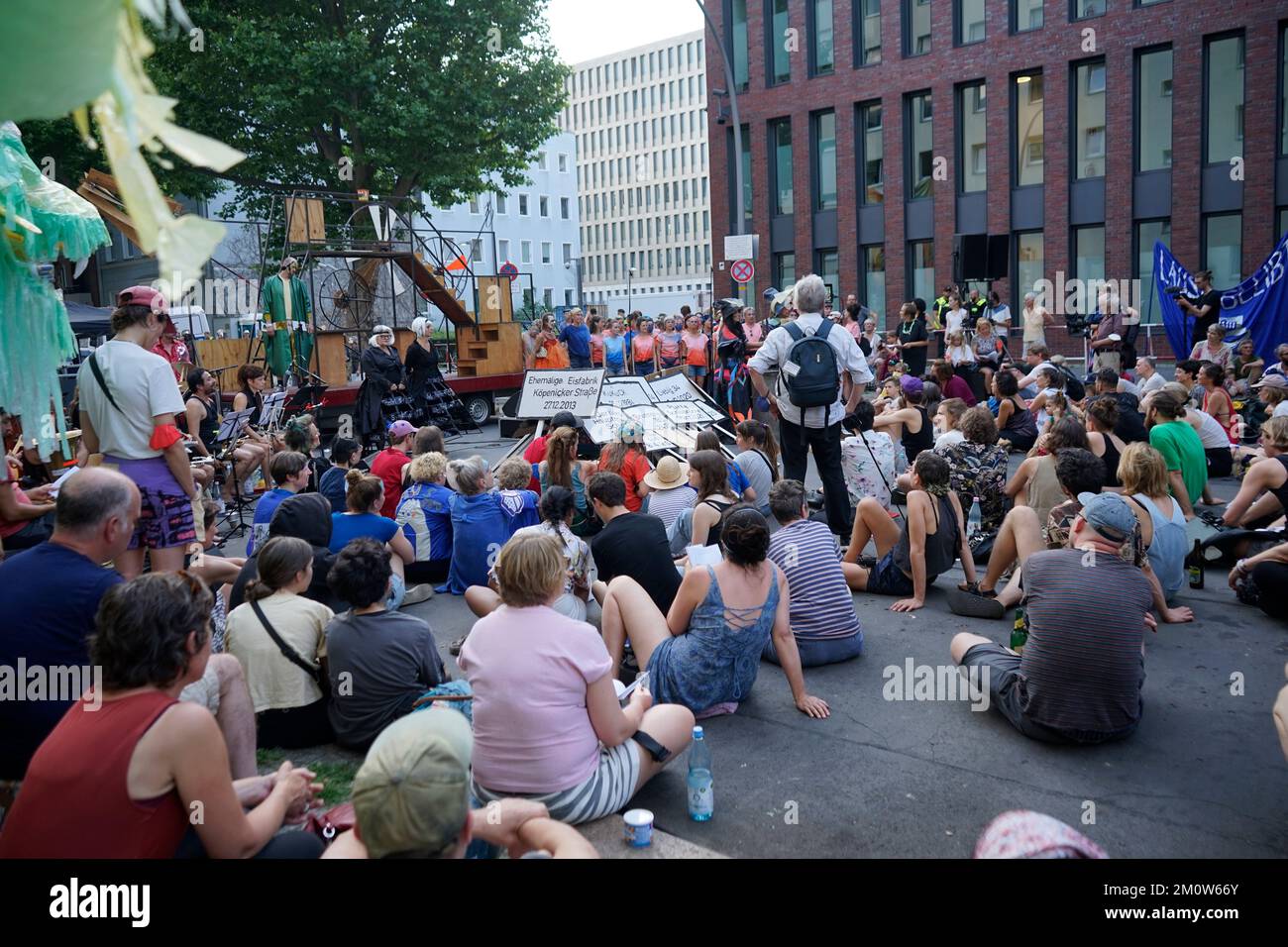 Proteste gegen Gentrifizierung vor einem Haus in der Habersaathstrasse, Berlín (nur fuer redaktionelle Verwendung. Keine Werbung. Referenzdatenbank: Foto de stock