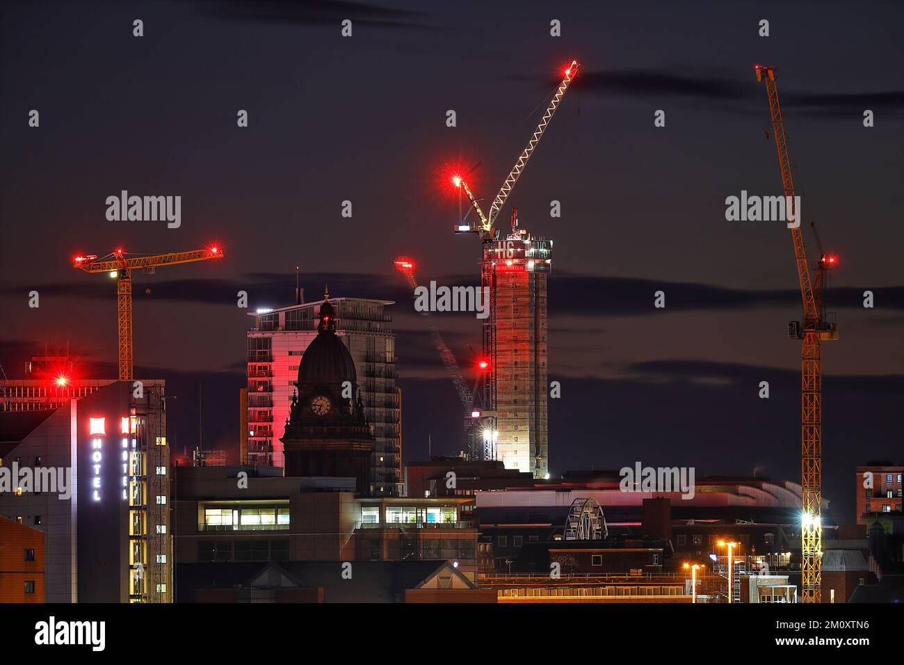Grúas torre en leeds fotografías e imágenes de alta resolución Alamy