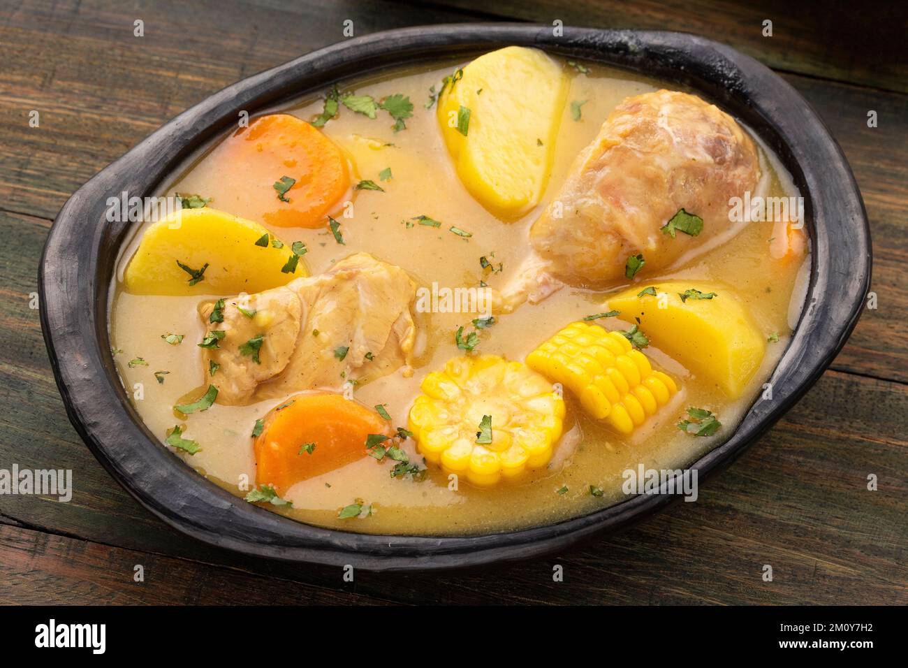 Tradicional sancocho de pollo colombiano Gastronomía de Colombia