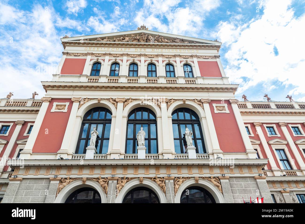Viena, Austria - 14 de octubre de 2022: Fachada de la Klassische Konzerte im Wiener Musikverein en Viena, Austria Foto de stock