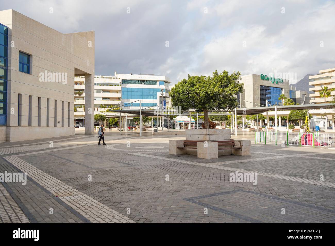 Plaza Antonio Banderas, Puerto Banús, Marbella, Costa del Sol, España. Foto de stock