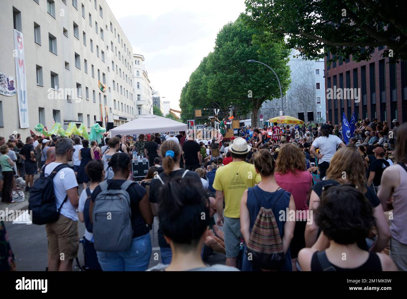 Proteste gegen Gentrifizierung vor einem Haus in der Habersaathstrasse, Berlín (nur fuer redaktionelle Verwendung. Keine Werbung. Referenzdatenbank: Foto de stock