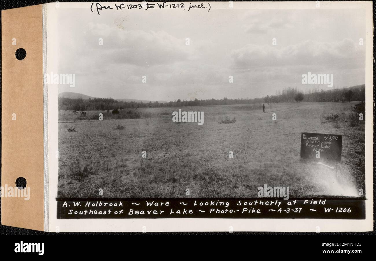 A.W. Holbrook, mirando hacia el sur en Field al sureste de Beaver Lake,  Ware, Massachusetts, 3 de abril de 1937 , obras sanitarias, inmuebles,  terrenos de campo, condiciones sanitarias de la cuenca